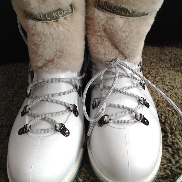 Michael Kors lace-up boot - white - Picture 3 of 11